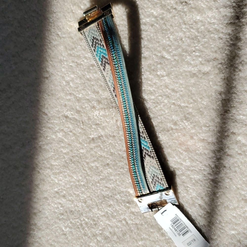 New. Never Worn. Express Turnlock cuff bracelet